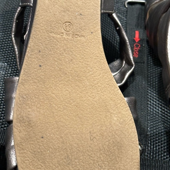 Comfortable brown studded sandals - Picture 9 of 9